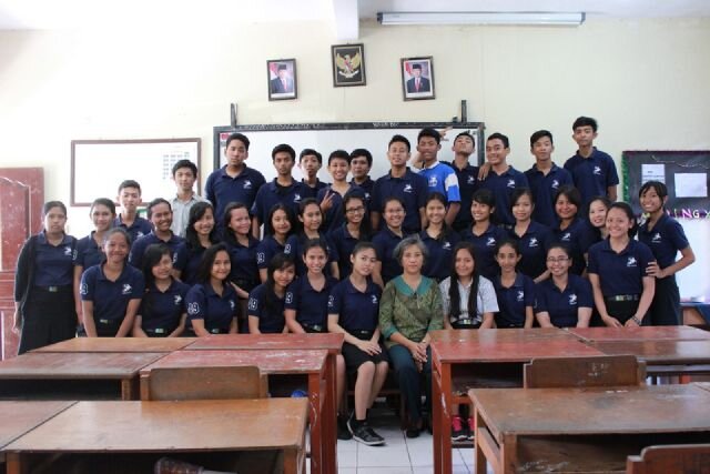 We are students of MIA 3 hope senior high school. Sharing about lesson and all about MIA 3. Join our account ☺☺ Thanks!!♥ || Di bawah nawungan Ibu Laksmi♥♥
