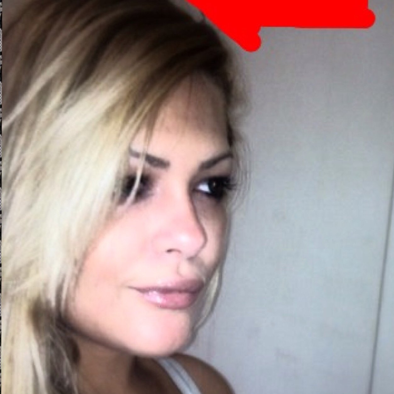 Deborah_Winther's profile picture. (Não existem dias chuvosos que resistam a mentes coloridas!!)