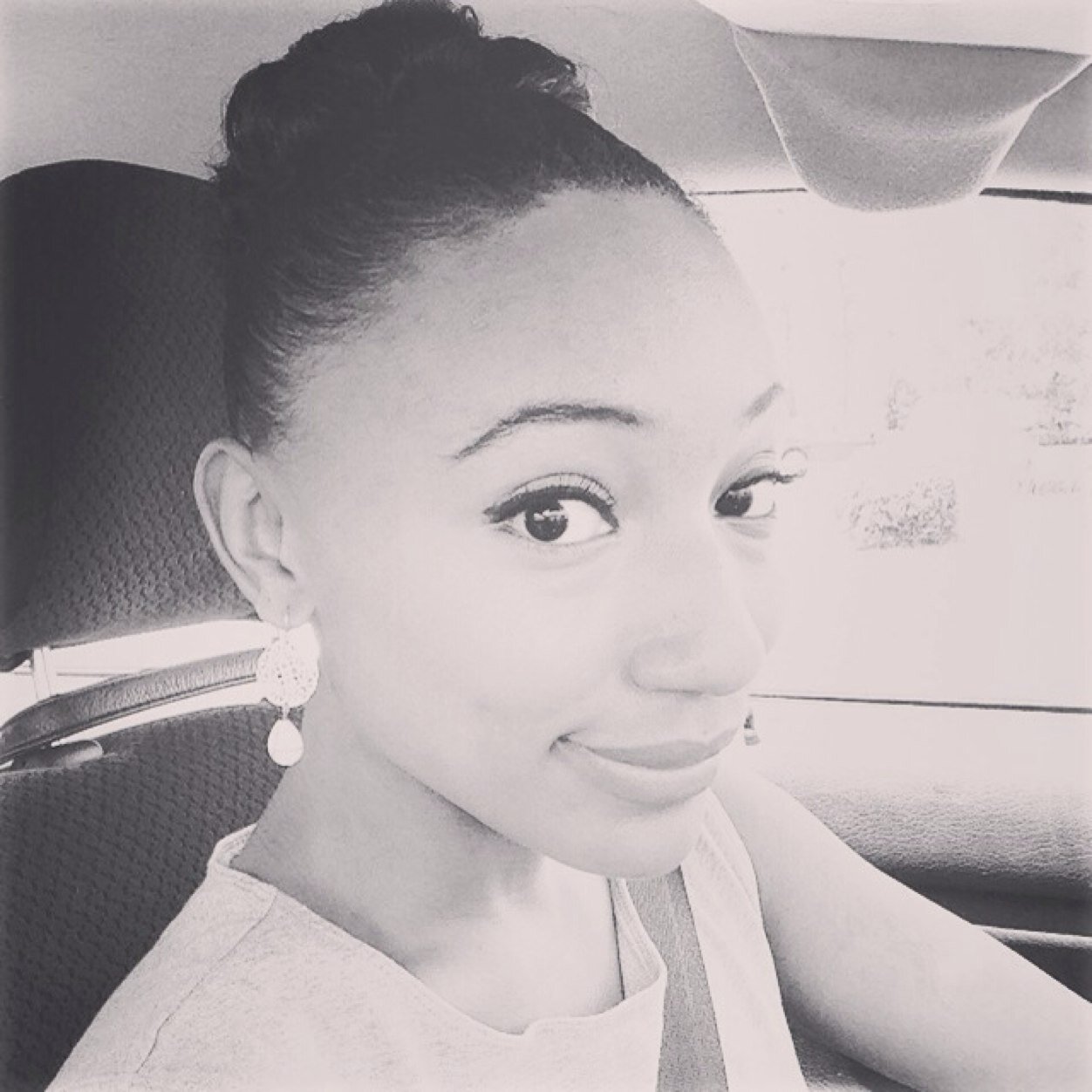 lovearisoleil's profile picture. Collecting moments