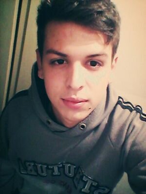 -Curto minha vida como se não ouvesse o amanhã...!
