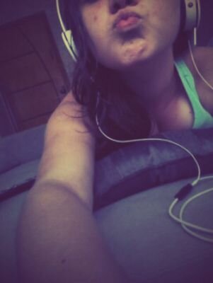 7 bilhões de sorrisos e o seu é o meu preferido. @JessicaLoretto1 ♥ Corinthiana, Lesbian, 16 years, Brazil.