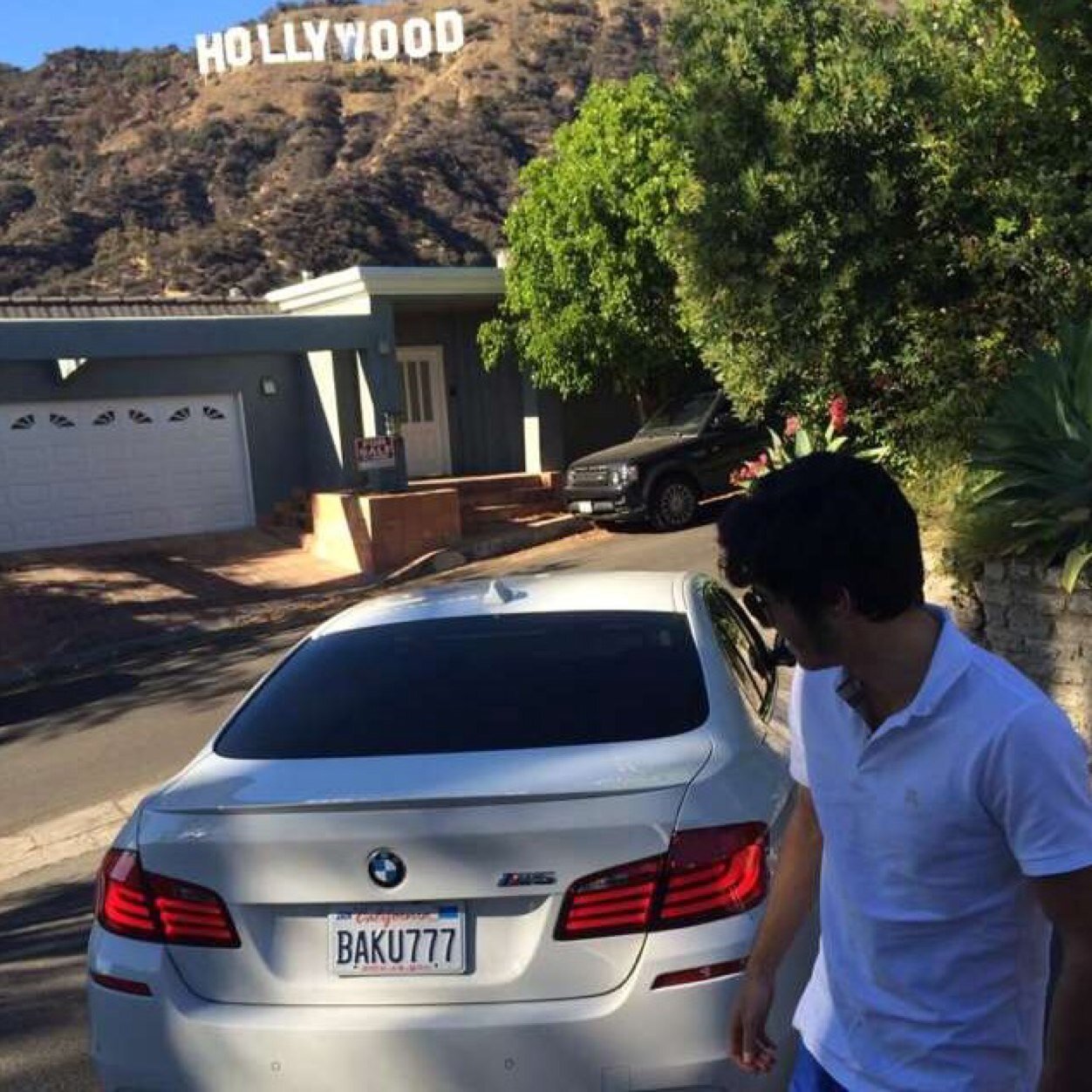 azarbakhishov's profile picture. 