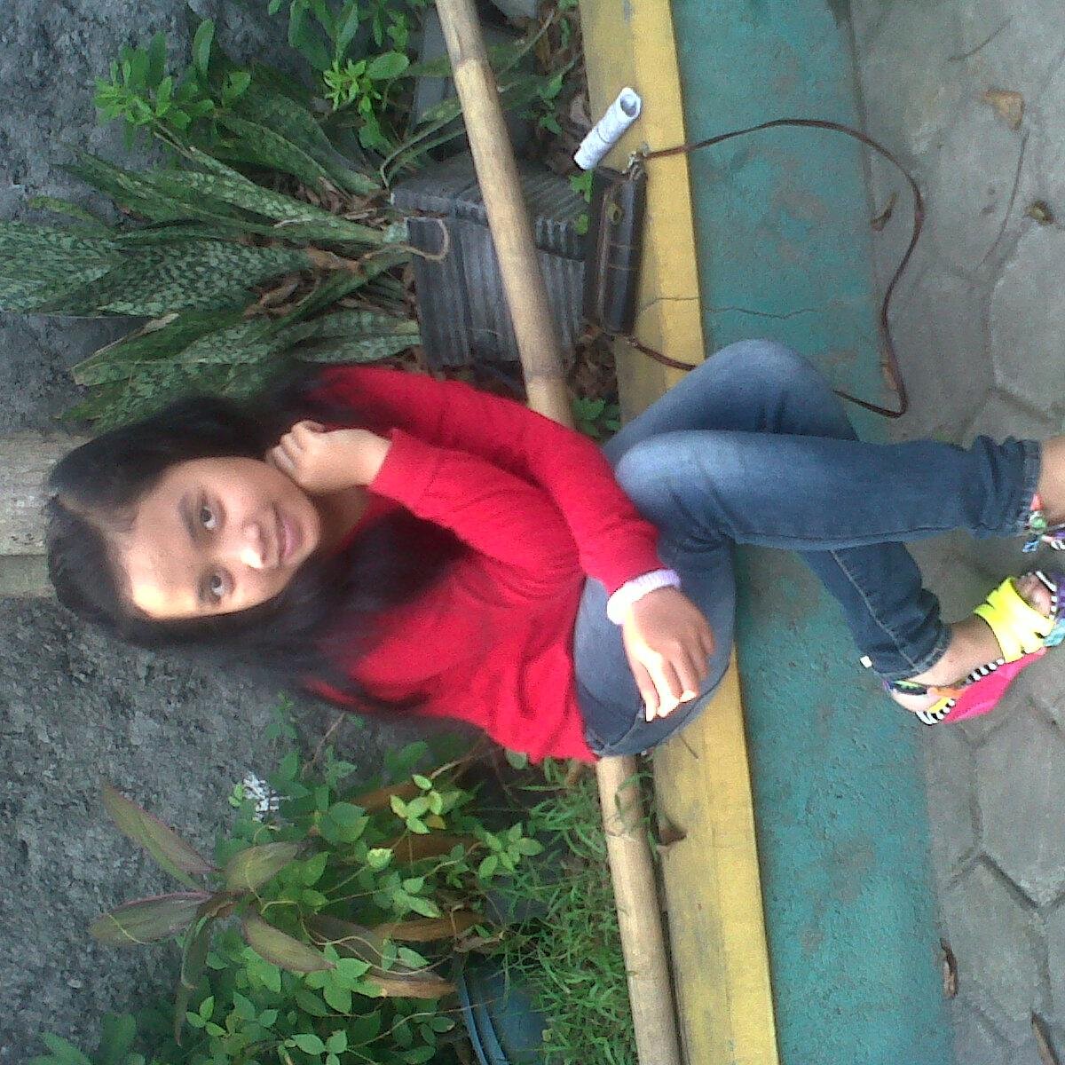 nielsisilia's profile picture. tresno ku lan cyank ku go koe tok