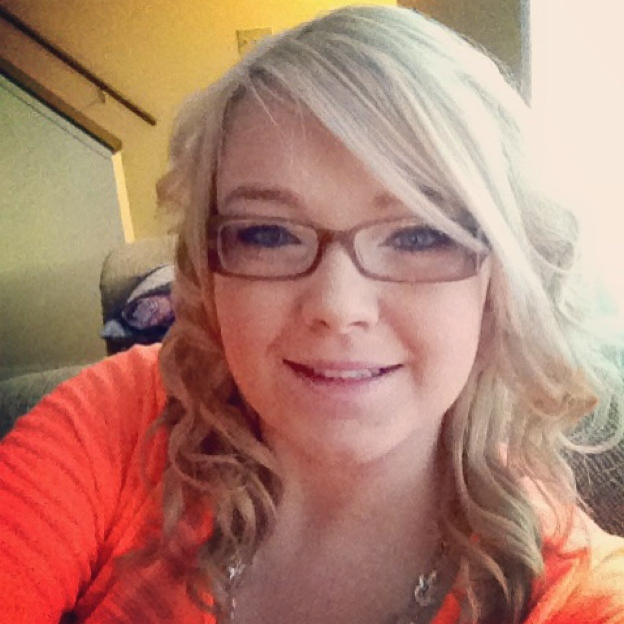 Im a 22 year old single mother, who lives in Edmonton, AB. Im a student taking my bachelor of accounting in hopes to one day own my own company.