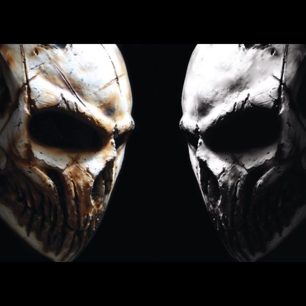Two skulls are better than one. We are a DJ/VJ duo bringing you not just amazing sounds but an amazing visual show that will leave you wanting more.
