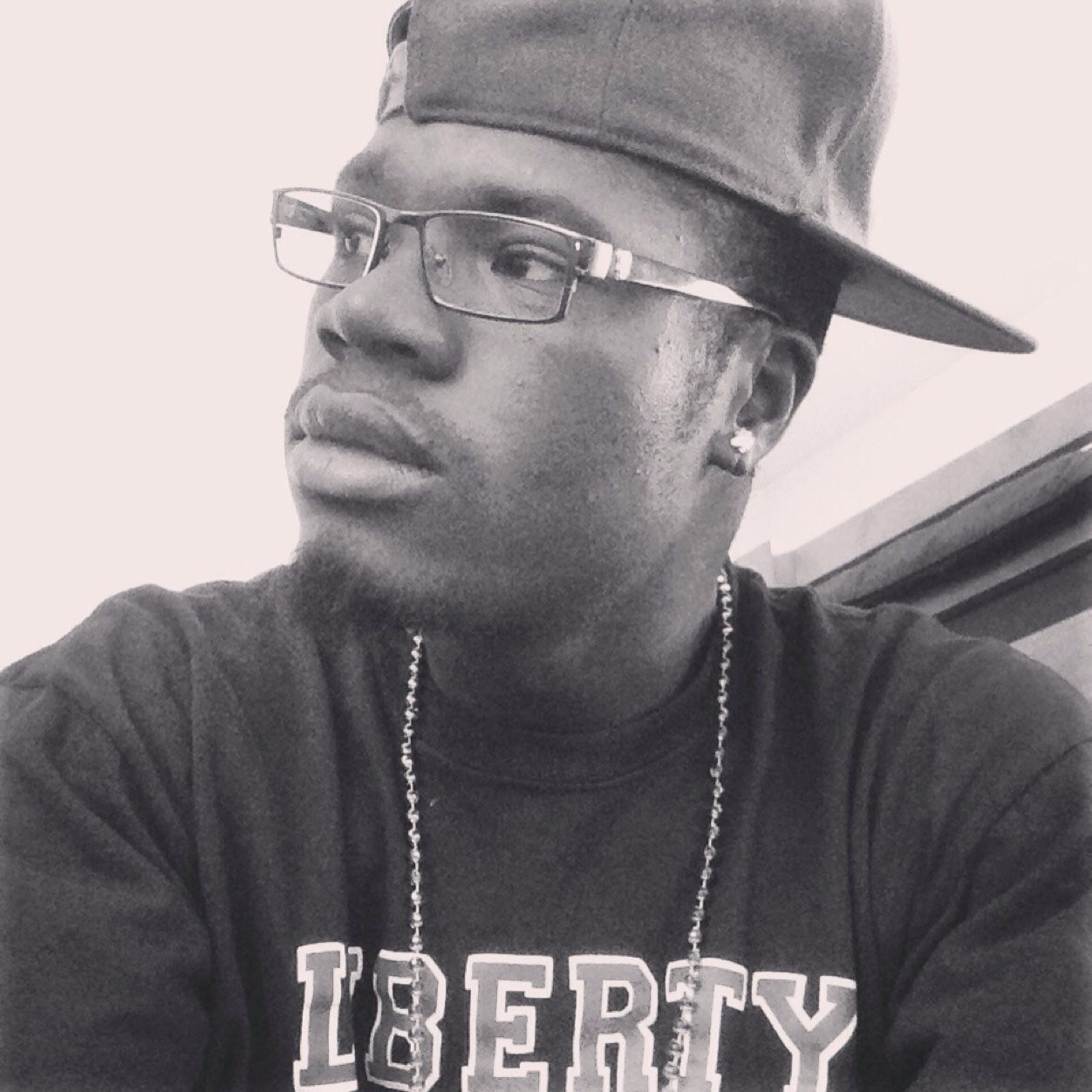 victorwall9's profile picture. 