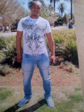 I'm a family man who loves stand up comedy,soccer,fun, and a die hard Mamelodi Sundowns FC supporter