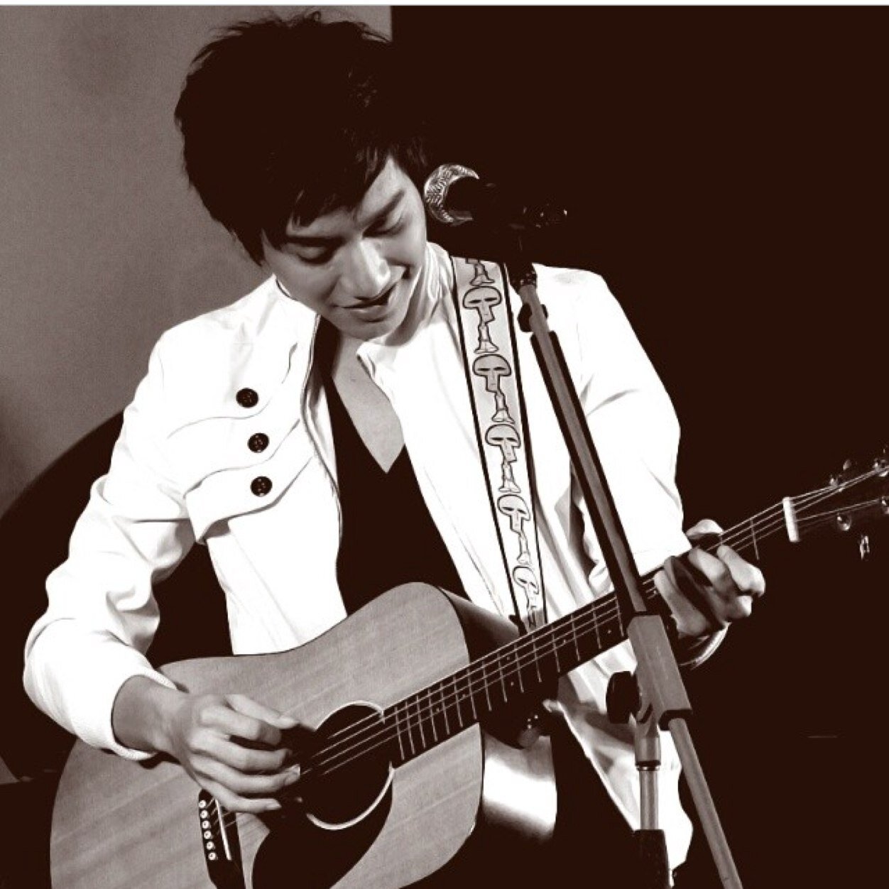 ฝากเพลง หน้าเดิม Single ใหม่ของน้องเฟรม และ ONE-WAY TICKET ด้วยนะคะ ฟังและ download ได้ที่ http://t.co/BL5uzCXmkh สนับสนุนผลงานน้องเฟรมไปตลอดนะครับ