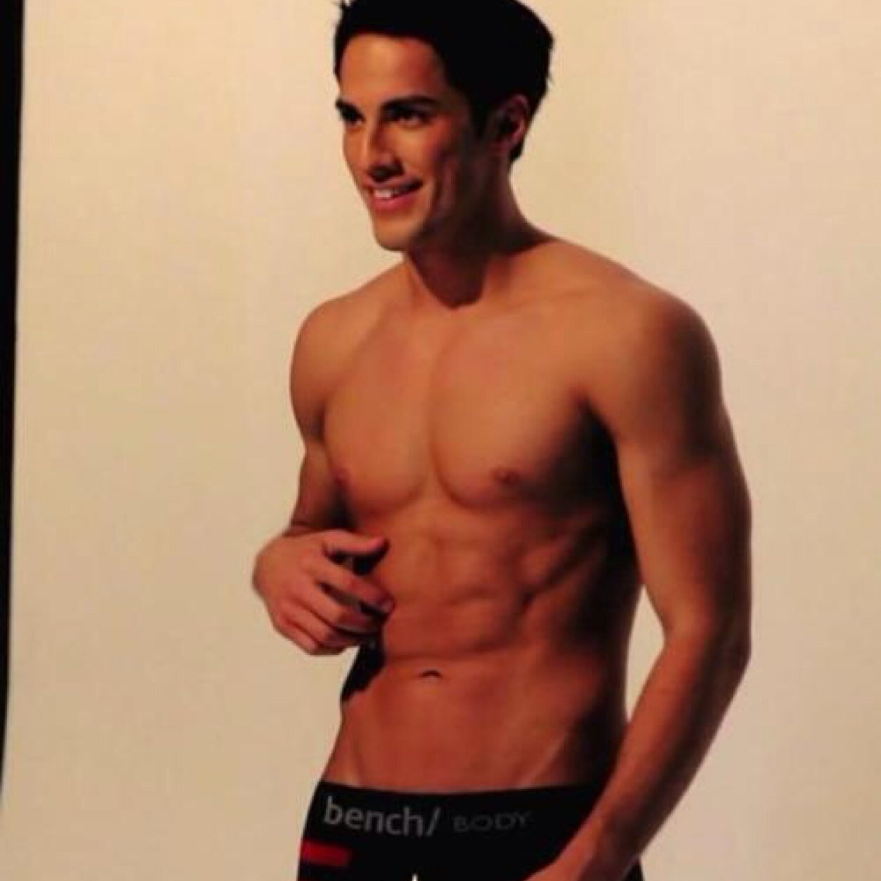 OmnipotentHowl's profile picture. Bio Under Construction. 18+ MC/RP