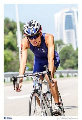 An omniscient Forensic Chemist; Triathelete, Marathoner, Swimmer, Rock Climber and Water Polo Keeper. A big fans of @CrowieAlexander;
UNH'17