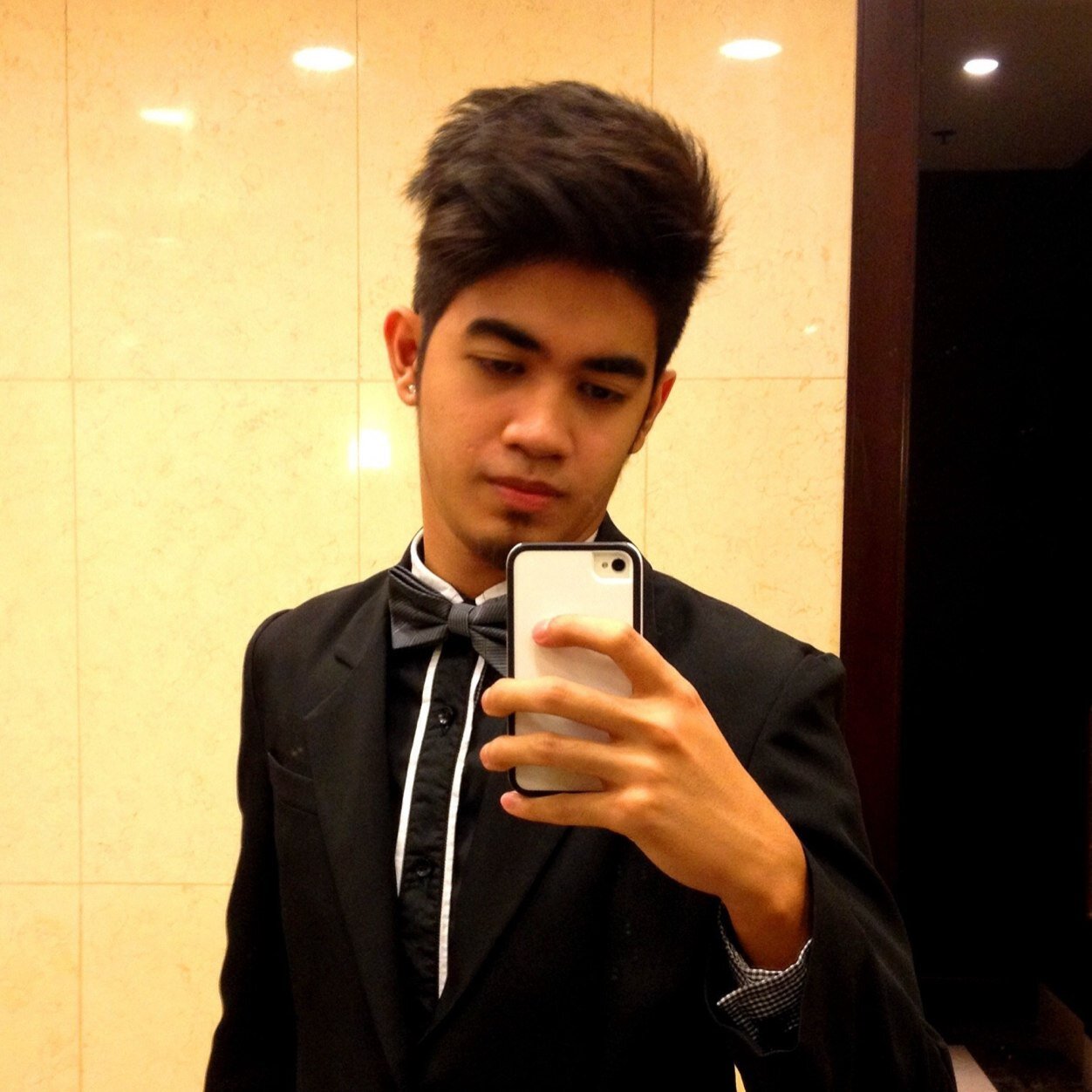 hey you! yeah you!! follow mo na ko..haha