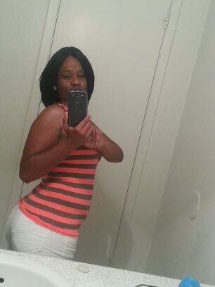 karenraymond62's profile picture. 