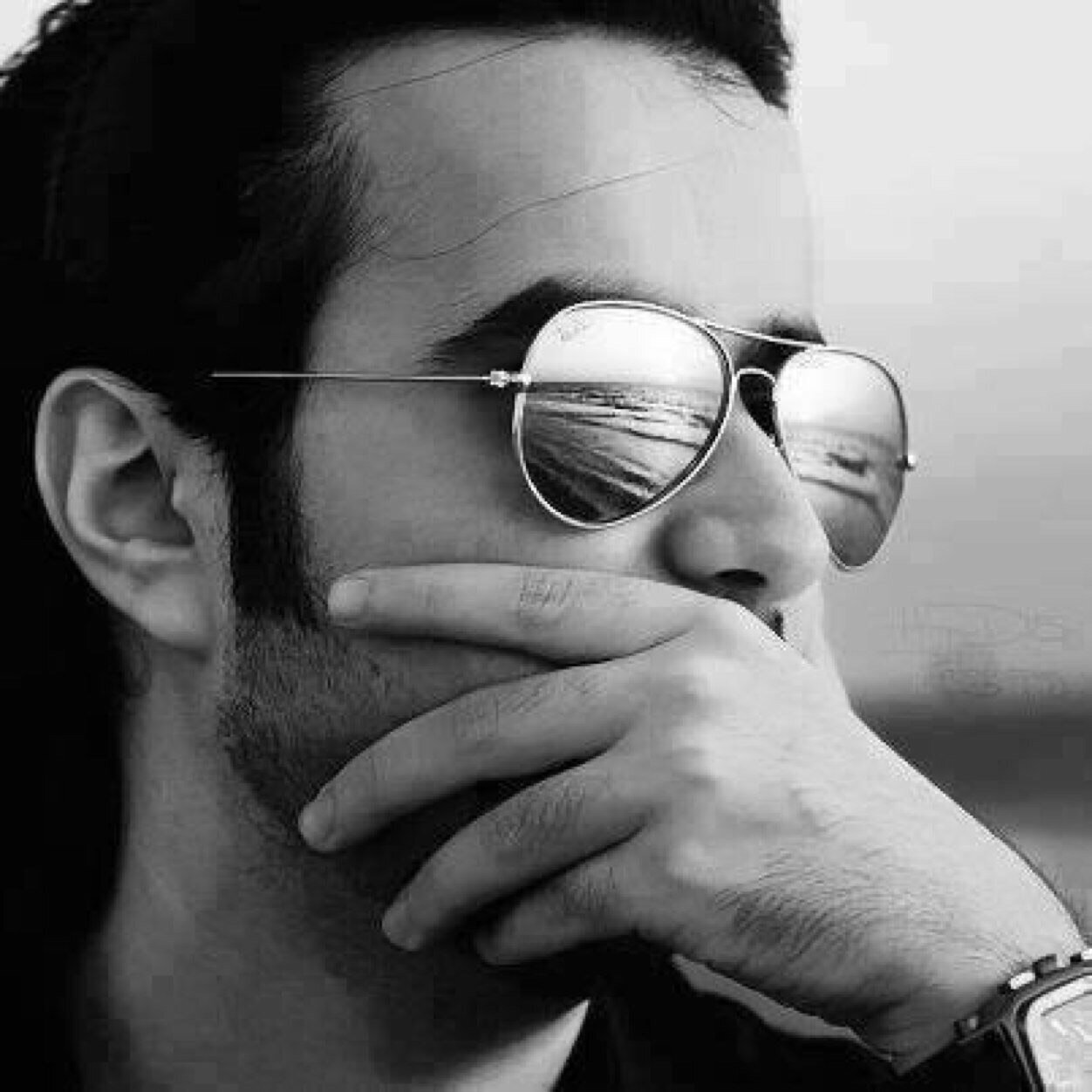 حبيته وخان حبي له وصدني وخلاني ف الجفا محتار ..****