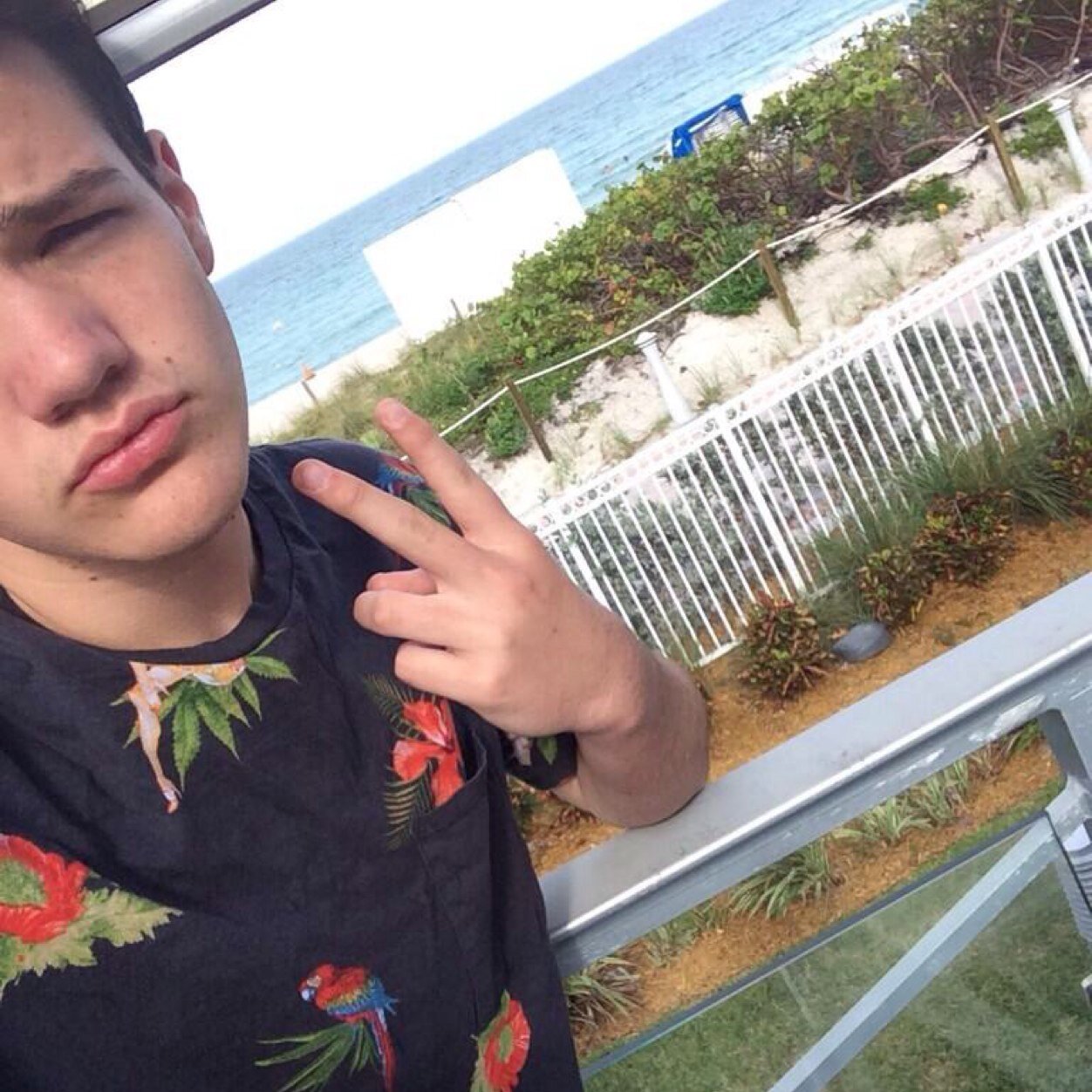 Follow @nicotinejacob!!