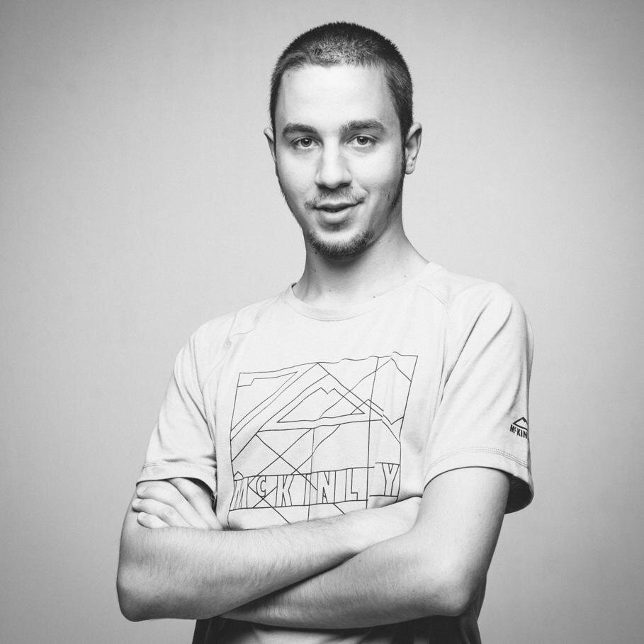 Engineering Lead, Front-end and everything powered by electricity,  
previously: @semaphoreci, @thepodyum, now @florencehcare
