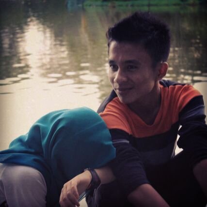 Faisal Hakimi. I'm in couple