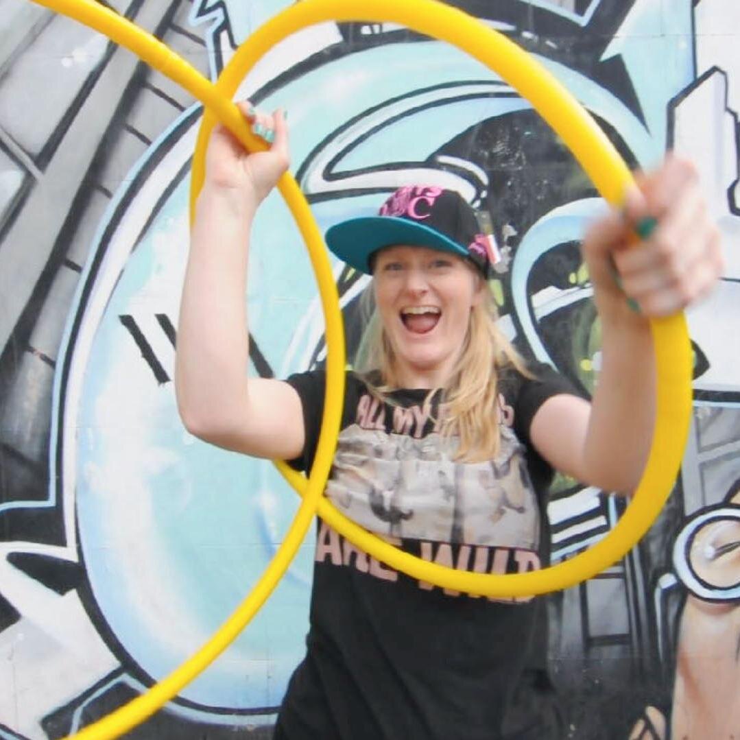 I ♥ HOOPDANCE because: it feels great, keeps me fit, defies gravity, makes me smile, connects, builds focus, generates strength, is sexy, playful, calm, rocks.