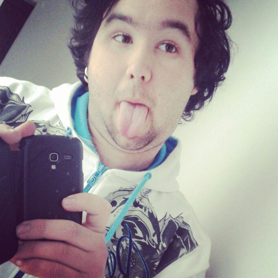 Dani_Gore_1st's profile picture. Ugggh I’m into anything like everything except fish don’t give me fried fish to eat