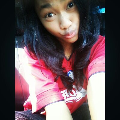 cewe||sederhana||kadang cerewet||baik||cuek||itsme