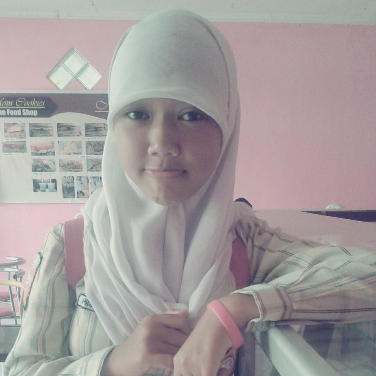 pramithaputri3's profile picture. .., bhagia  aj brrayyy,,,, :)