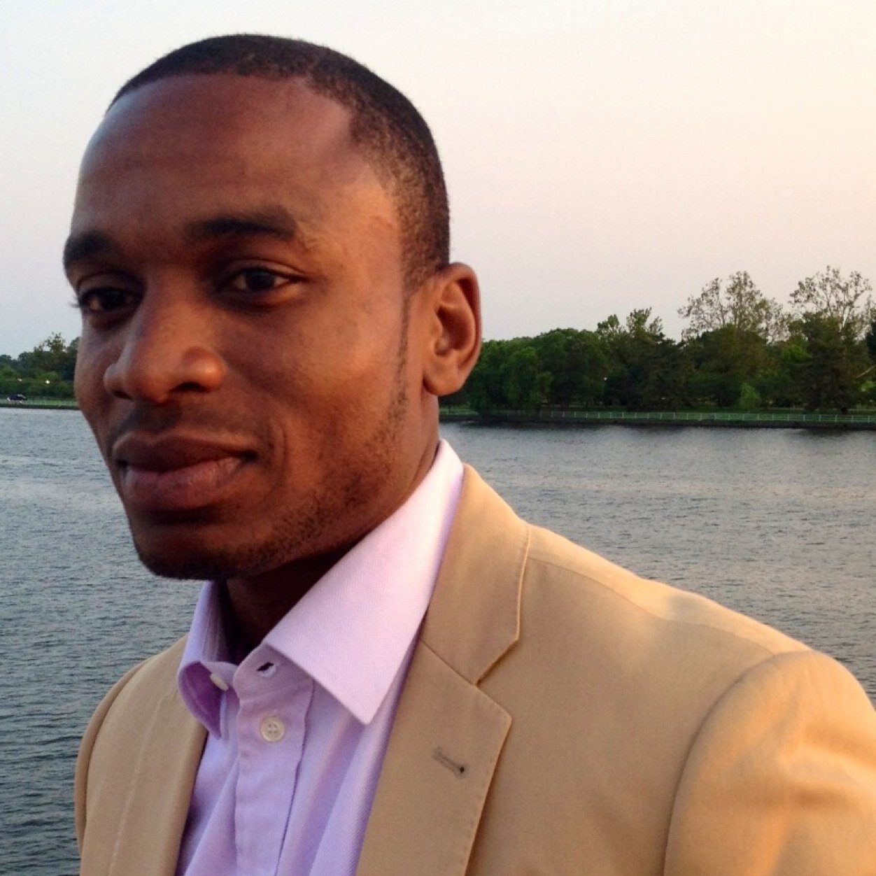 SeeUzorRun's profile picture. never met a random fact he didn't like