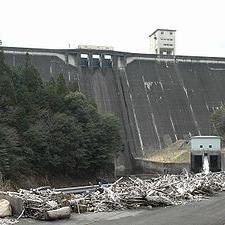 宇連ダム(愛知県新城市)の貯水率をつぶやくbotです。 ツイート頻度は貯水率で変わります。
貯水率は28420000㎥を100%として貯水率から算出した値です(Wikipediaより)
出典：国土交通省 水文水質データベース（https://t.co/OLANE276PR）閲覧日時は各ツイートの日時です