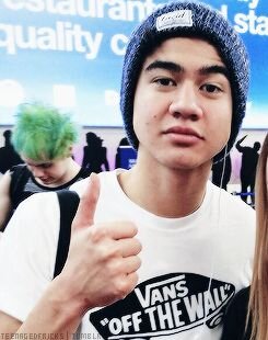 please follow @lashtonhippie bc she gave u this free follow and i think ur pretty awesome. | no need to follow back on this acc
