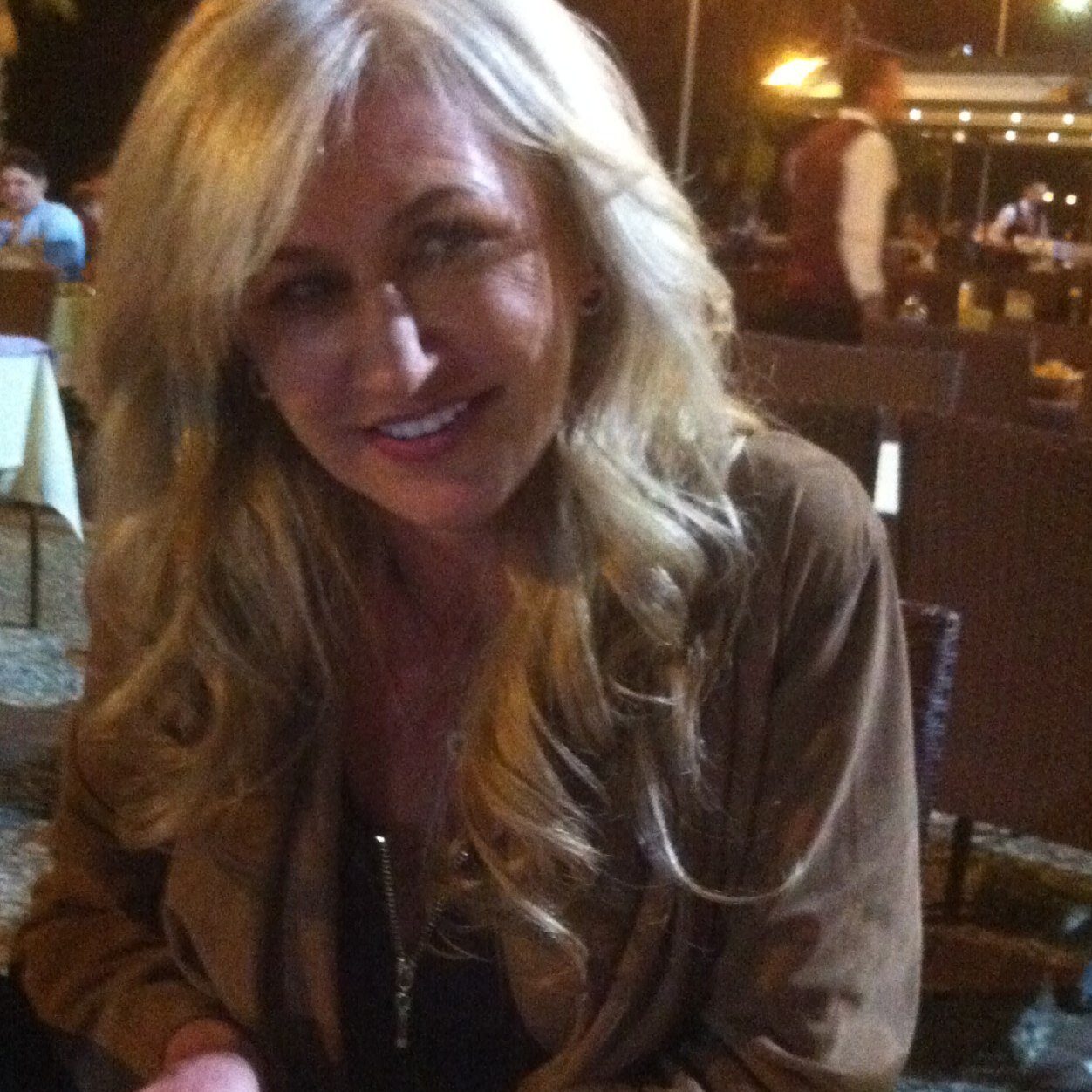 zeynepdemirez's profile picture. 