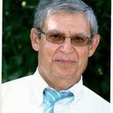 Economista (licenciatura em Organização e Gestão de Empresas,pelo Instituto Superior de Economia, actual ISEG)