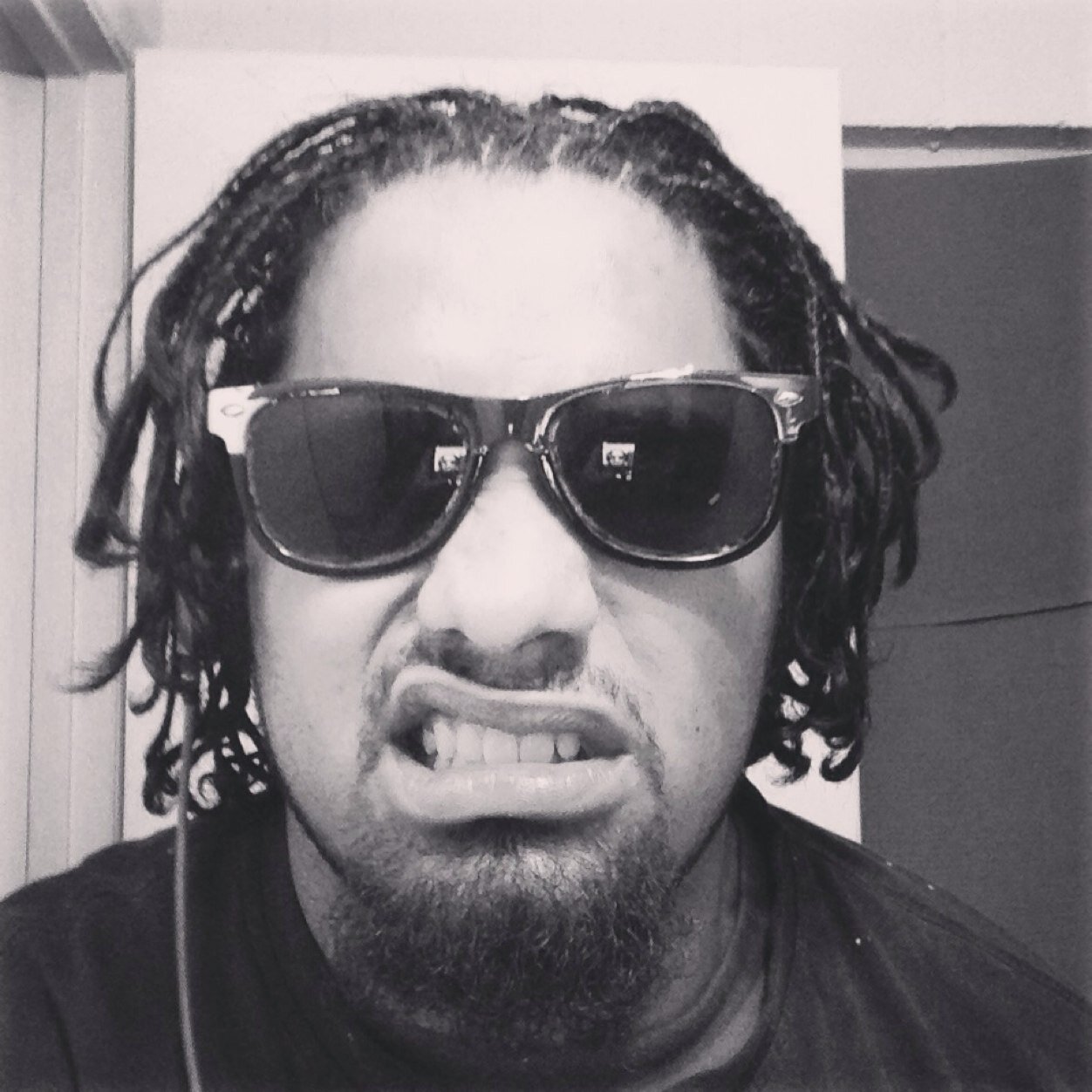 Hey wats up my name is Hector, im pretty laid back, i like to hang out with my people if you see me the street hallo ay at boi iight