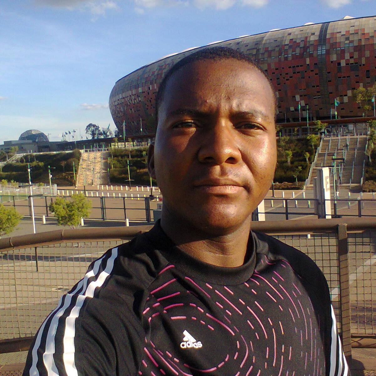 mabala22's profile picture. I choose to fall somewhere in the midst of a debate!