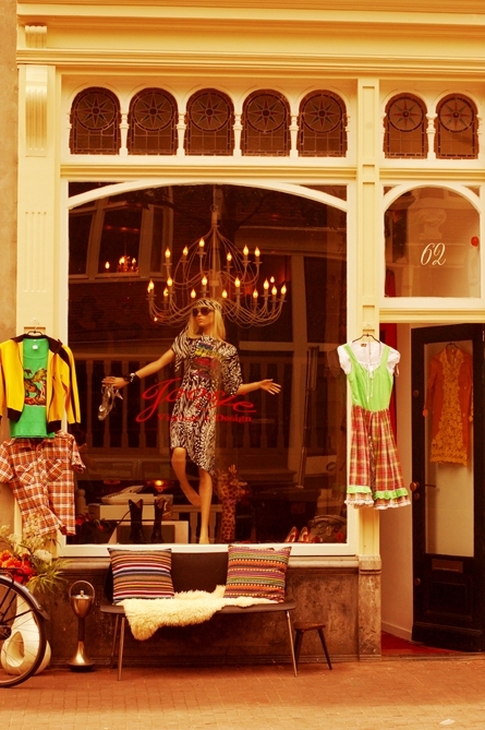 Vintage and design store (Nieuwe Hoogstraat 12) like usnon facebook!!!
