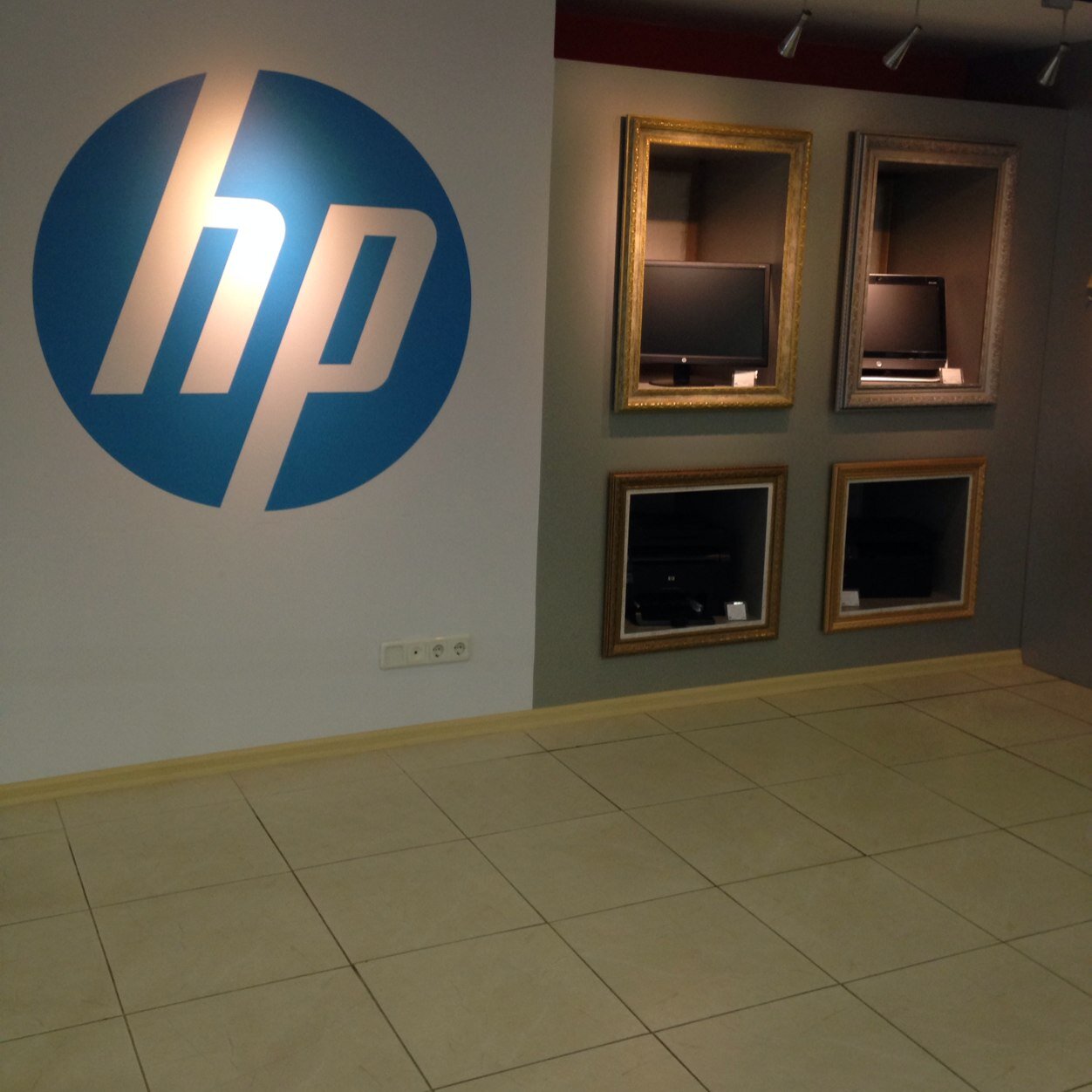 Первый в Украине монобрендовый магазин Hewlett-Packard.