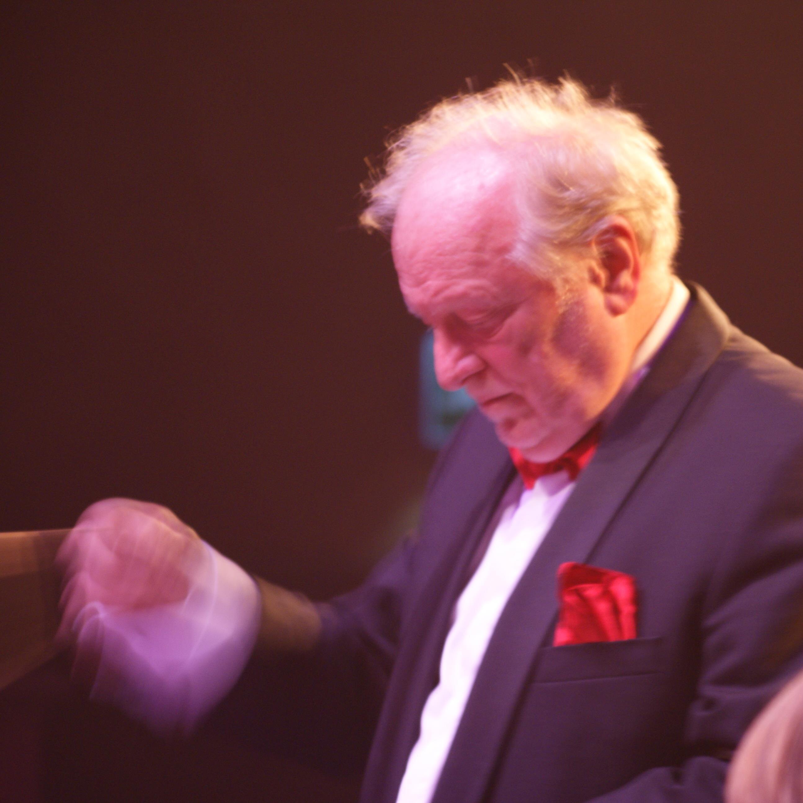 musicus, dirigent, docent, trompettist, maar ook man van Klasien, vader van 3 geweldige zoons en ondertussen zelfs trotse grootvader