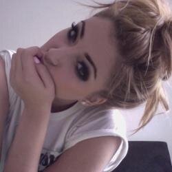 ashley benson
