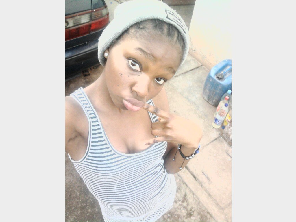 LuvIsSucks's profile picture. ...bref je n aime rien:/