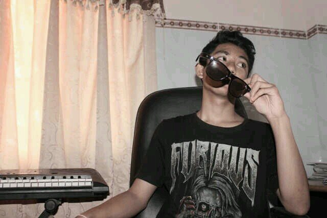 katanya sih gk penting!