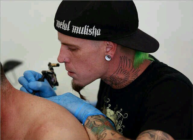 seanlewis_13's profile picture. 