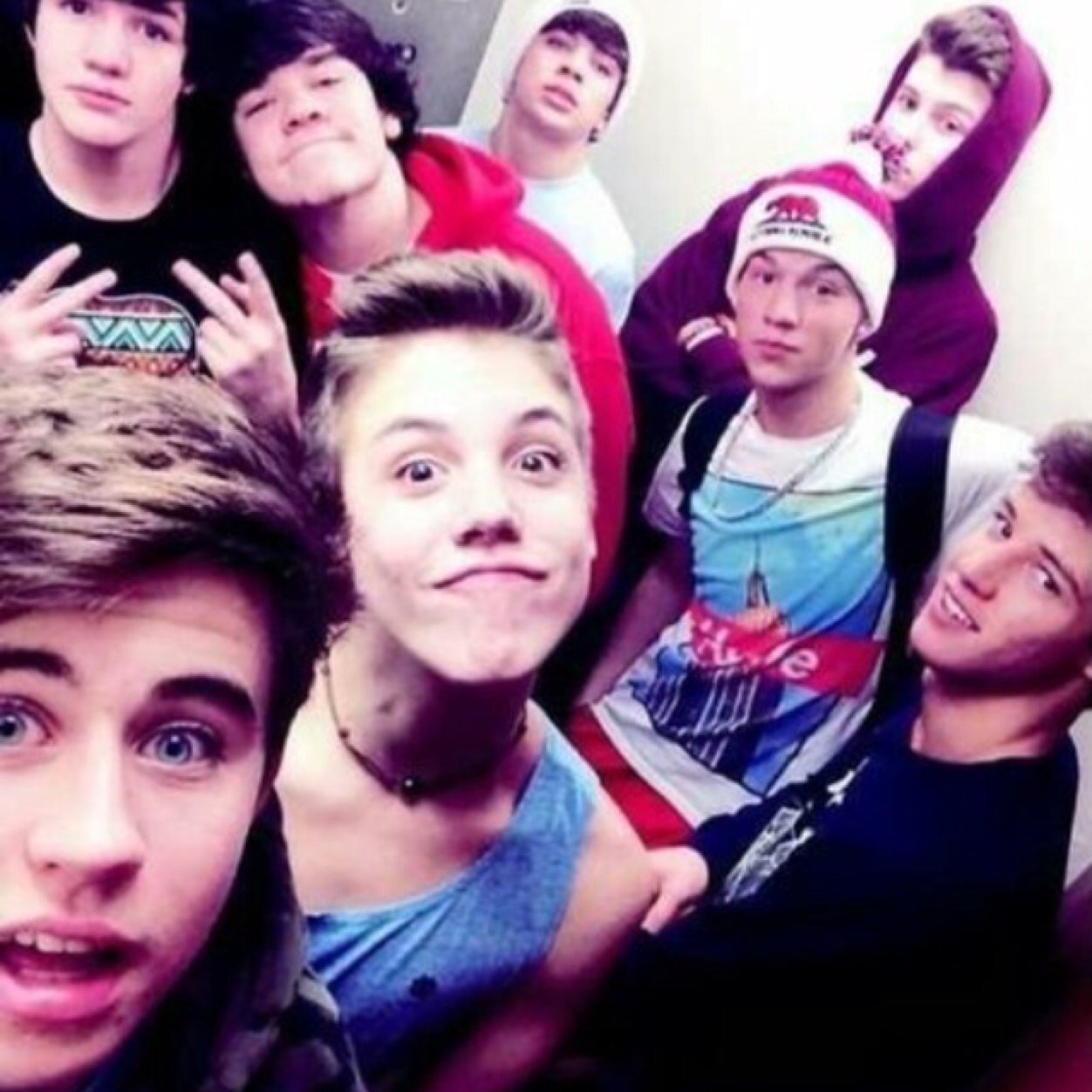 0/12 magcon and youtube❤️ Whitesiders