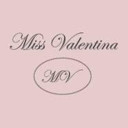 Somos una firma de moda infantil y juvenil. Vestimos a bebés, niños, adolescentes y mamás. ¿Quieres ser punto de venta de nuestra marca? ¡Contáctanos!