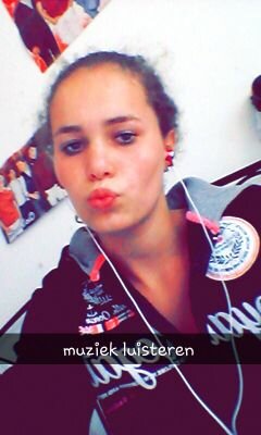 14 YearsOld ~ Meijel ~ VolleybalAndDance ~ LoveForMyFriendsAndFamilie ♡ ~ BestFriend Linda ♡