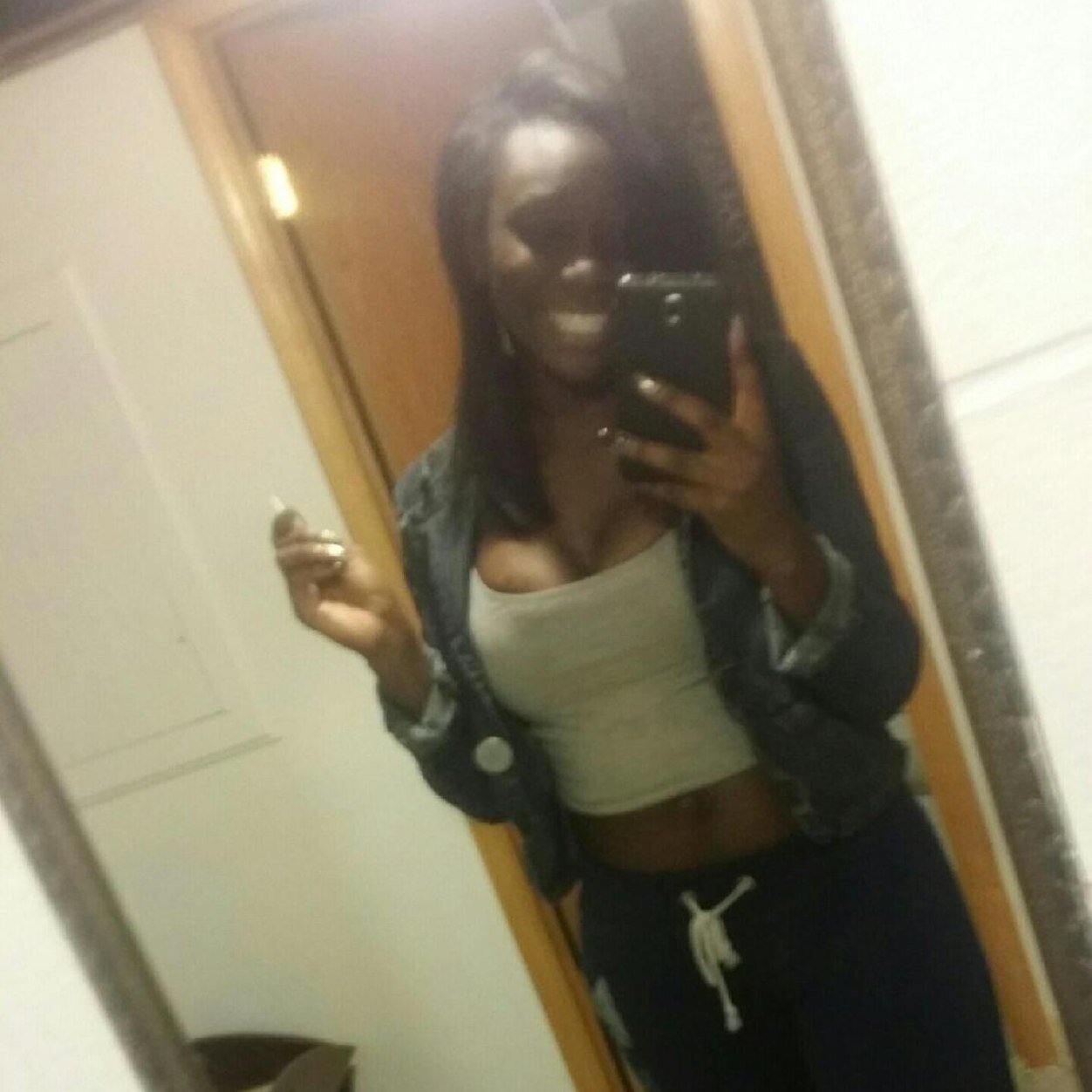 #TeamCancer.! I'm chill, occasionally cute, occasionally ugly God first.