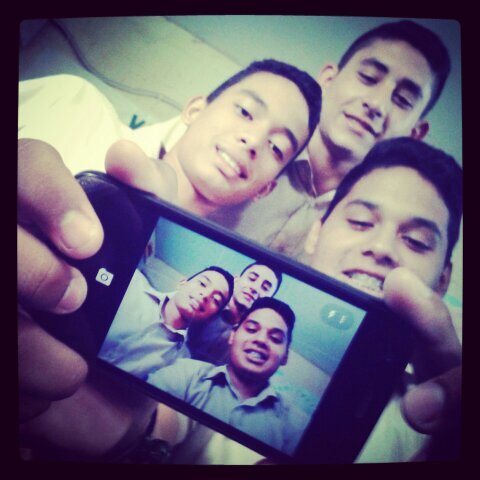 carloslvasquezr's profile picture. 16a. Me encanta el fútbol (BARCA)... futuro ing. Mecanico X_X .Si alguna vez decides rendirte recuerda por lo que estas luchando. ig : carloslvasquezr