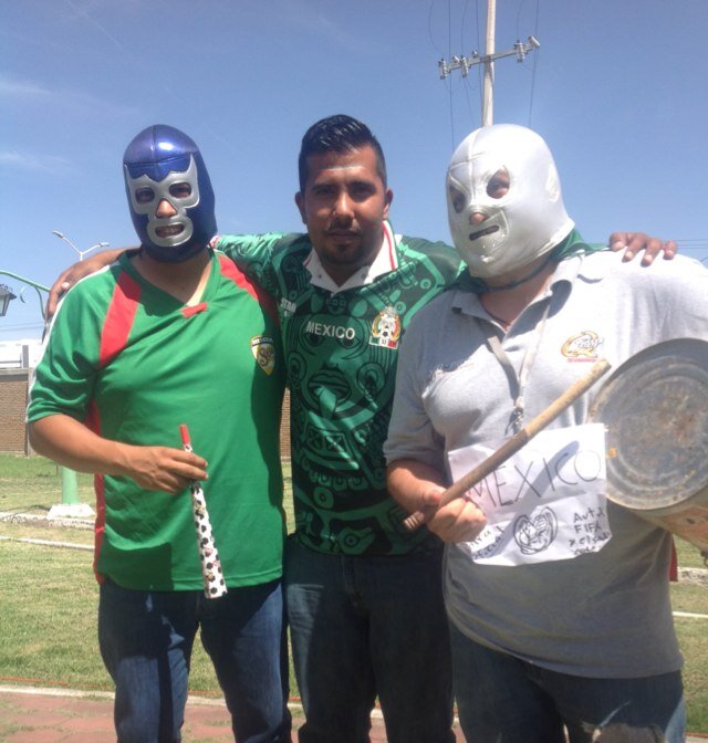 Licenciado en Derecho y en educación  secundaria