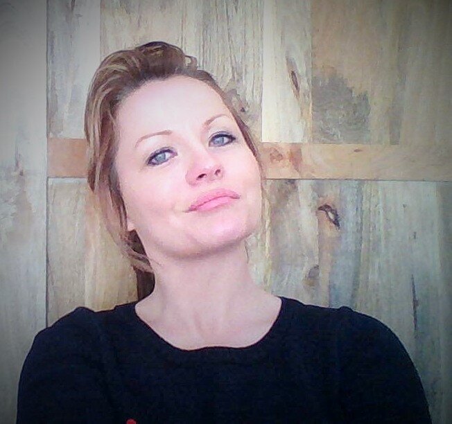 Igniting the passion inside for life, offering uplifting words and adding light to the world.