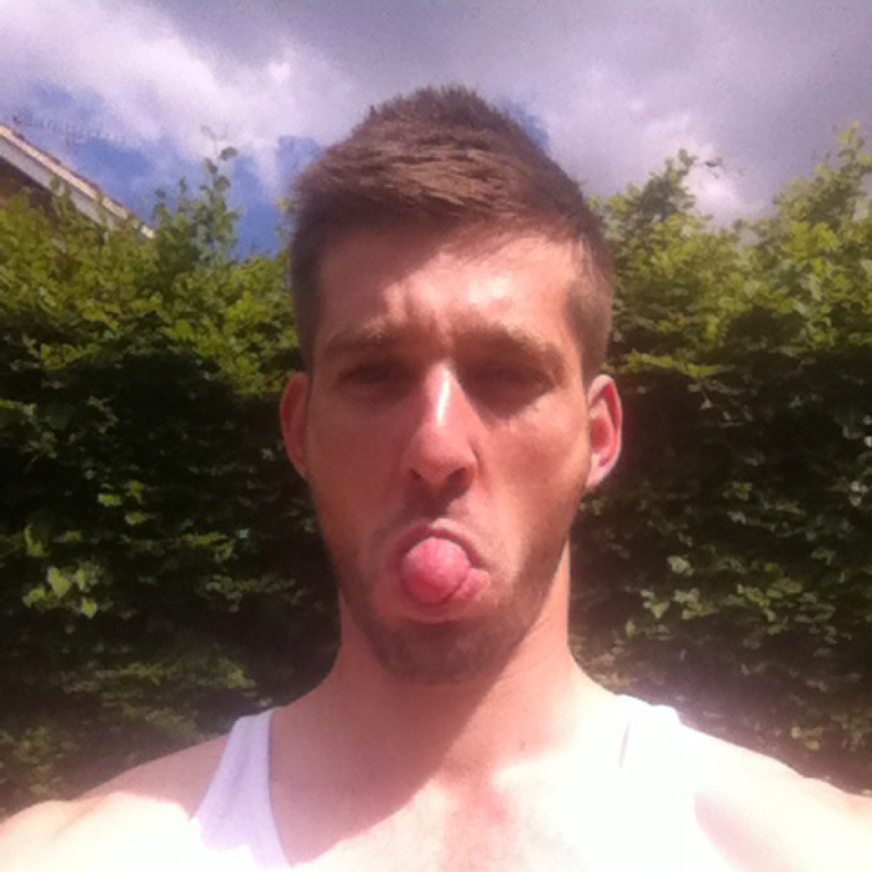 I'm a breast man, but I rate arses ;)