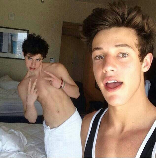 Deeply in love w/ Nash Grier. 
Undercover Profile, dedicated to getting noticed. 
0/12