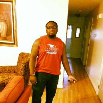da names bryson,,
im all about music
i play football & I wrestle 
Junior at east wake high