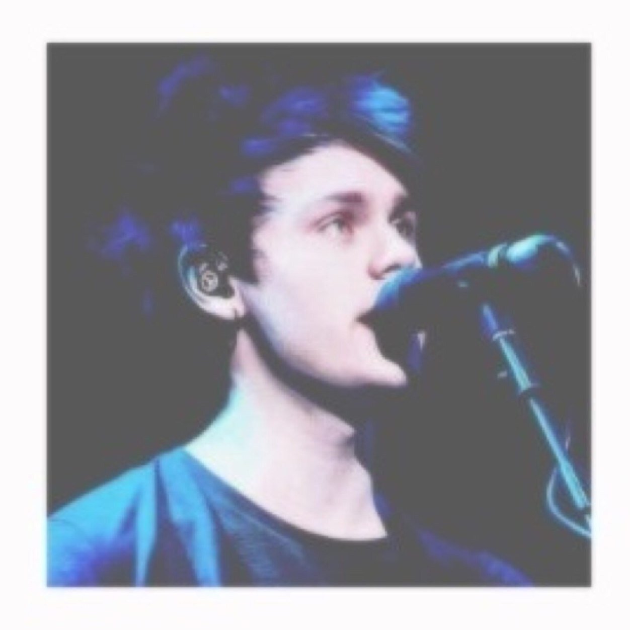 I gave you a free follow so follow @damnastxn for me please