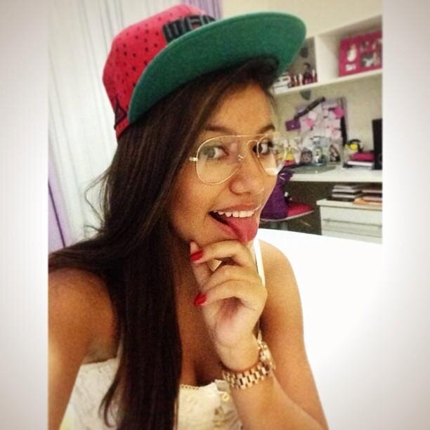 Mais amor, por favor ✌